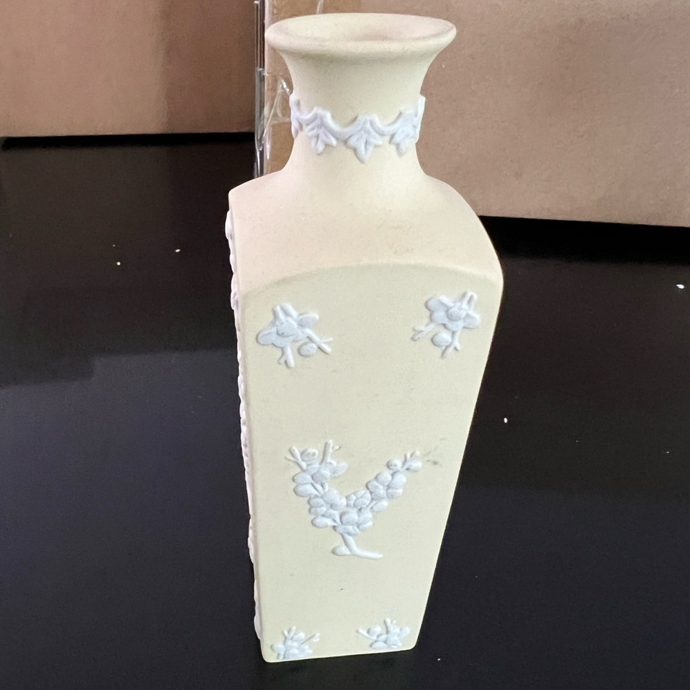 Elegant Wedgwood  Vase with White Floral Accents
